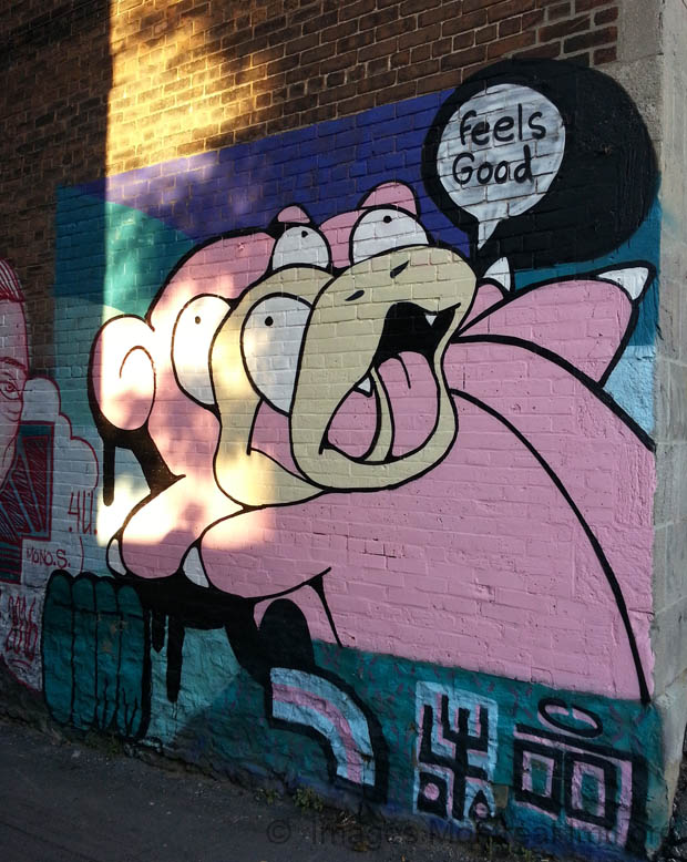 /Graffiti dans la ruelle de l'avenue du Parc