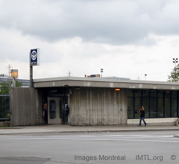 /Sauvé Métro Station