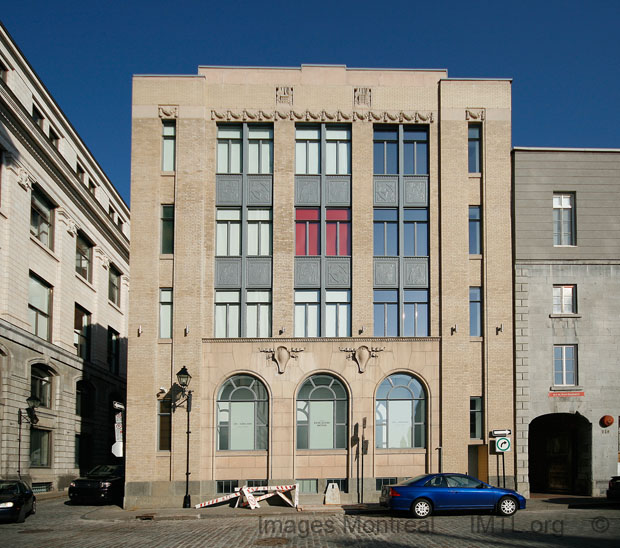 /Robert Hampson & Son Building