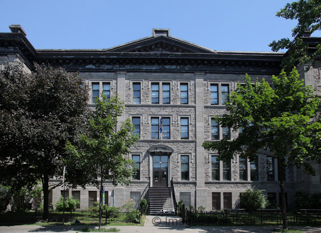 /Saint-Clément School