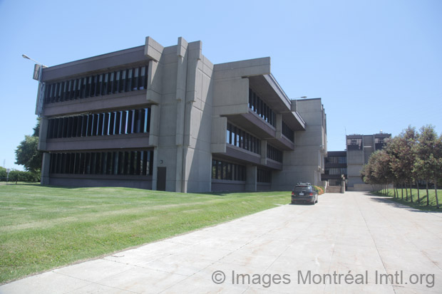 /Montreal Port Building