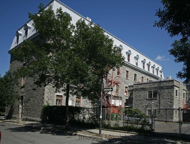 /École de Saint-Pierre-Apôtre
